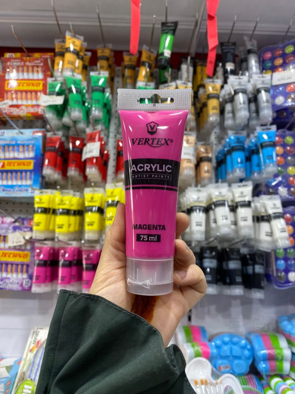 لون أكريليك فارتكس